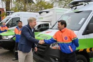 El gobernador Rogelio Frigerio recibe las nuevas ambulancias para el sistema de salud de Entre Ríos