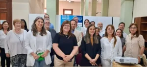 Taller Cooperativas y Cuidados en Concordia con autoridades municipales y provinciales, promoviendo economía social y trabajo digno