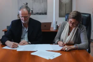 Firma de convenio entre el CGE y la Secretaría de Deportes para promover el deporte en las escuelas de Entre Ríos.