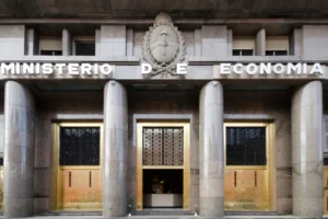 fachada del edificio del Ministerio de Economía