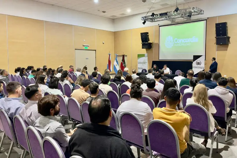 Emprendedores de Concordia reciben capacitación y apoyo municipal.