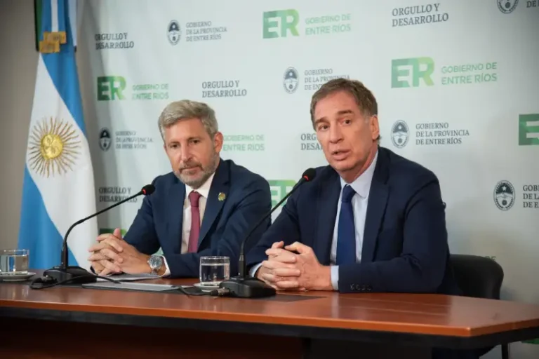 Frigerio y Santilli en Casa de Gobierno