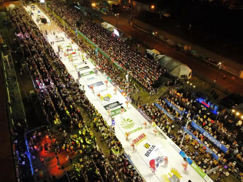 Imagen desde el aire de la pasarela de los carnavales de Concordia Entre Rios