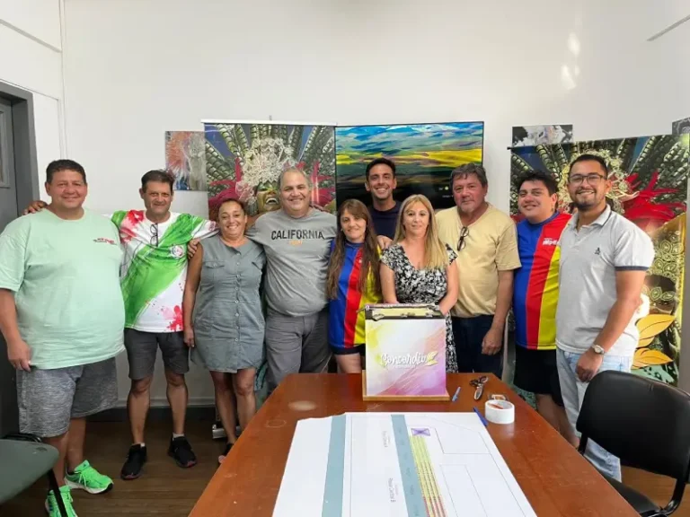 Cierre de urna del Carnaval de Concordia 2026. Fiscales y escribana presentes.