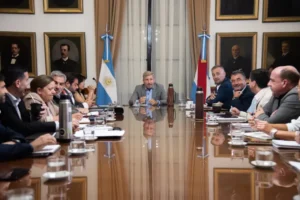 Frigerio encabezó una reunión de gabinete con foco en el acto por Caseros, inicio de clases con obras y avances en salud provincial.