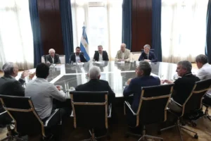 Frigerio con empresarios avícolas en Buenos Aires