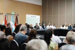 Reunión de gabinete del intendente Azcué y su plan de obras