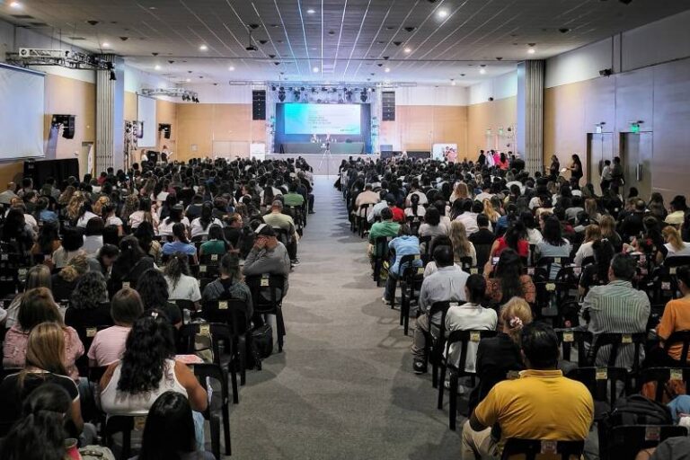 Docentes participan en Jornadas Regionales de Educación 2026 en Concordia