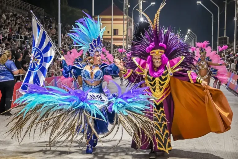 Maestro de Ceremonia y Porta Bandera Carnaval de Gualeguaychú.