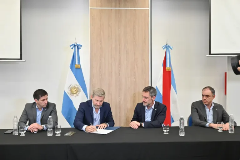Gobernador de Entre Ríos firma convenios con el CFI para financiamiento, innovación y desarrollo productivo en la provincia.