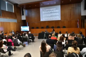 IA en Justicia Paraná sesión Tribunal STJ Entre Ríos disertación sesgos algorítmicos SIAV inteligencia artificial generativa derechos género audiencia académica y judicial expertos internacional tecnología en tribunales