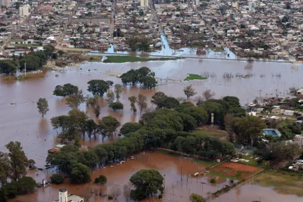 Imagen aérea de creciente del río Uruguay en Concordia Entre rios