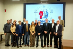 Funcionarios de Entre Ríos, Córdoba y Santa Fe durante la firma del convenio de integración regional para coordinar obras públicas, conectividad y modernización tecnológica en la Región Centro