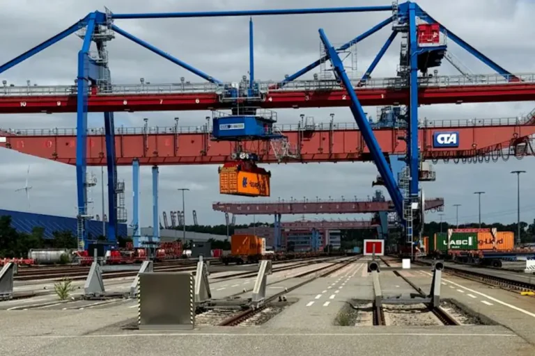 Rogelio Frigerio durante su visita al Puerto de Hamburgo para analizar oportunidades logísticas y exportadoras para Entre Ríos.