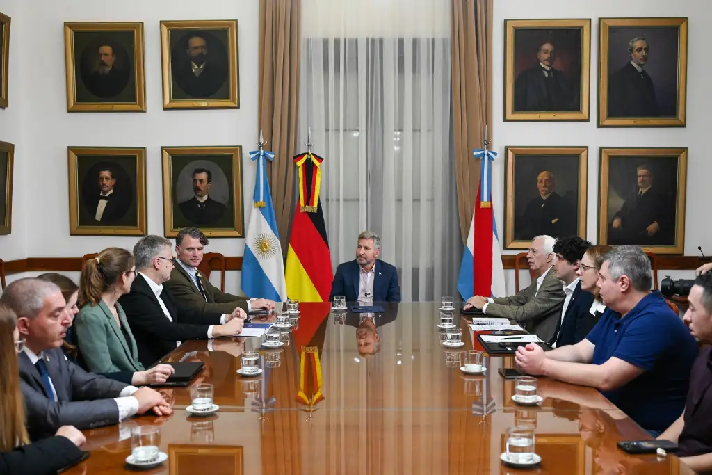 Rogelio Frigerio junto a autoridades de la AHK Argentina y representantes empresariales durante la reunión de apertura de AHK on Tour 2026 en Entre Ríos.