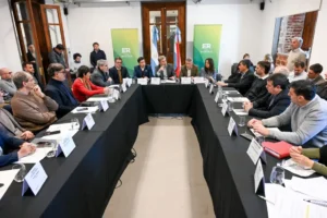 Gobernador Rogelio Frigerio durante el anuncio de medidas para el turismo en Entre Ríos