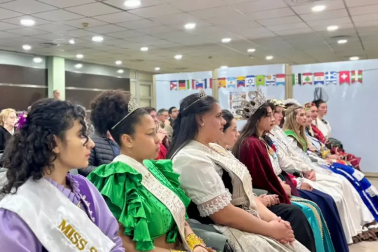 Fiesta Provincial del Inmigrante en Concordia reúne a colectividades en una celebración de diversidad cultural y tradiciones.
