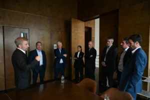 Rogelio Frigerio durante la reunión con autoridades de YPF y representantes de Entre Ríos.