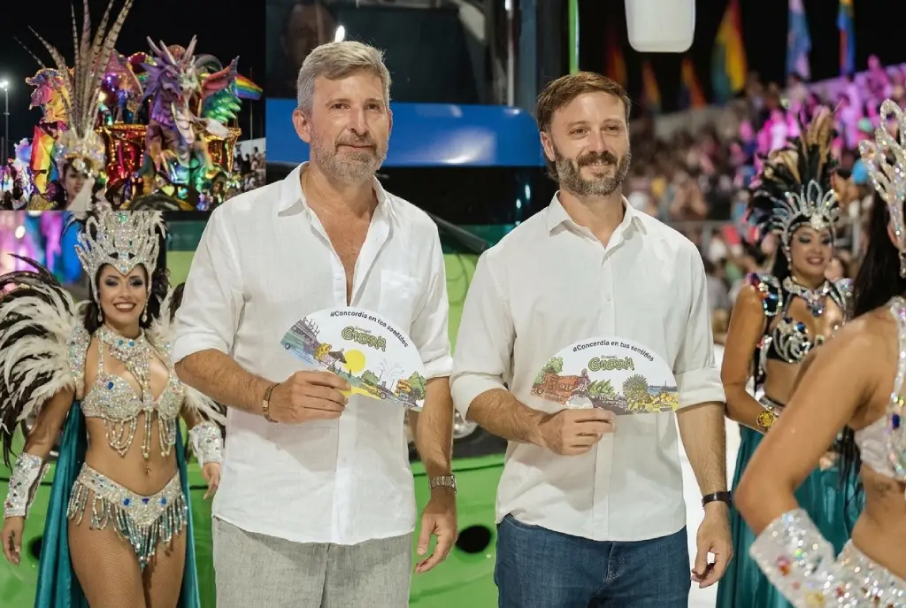 Azcué, intendente de Concordia, y Frigerio, gobernador de Entre Ríos, en una imagen vinculada al Carnaval de Concordia.
